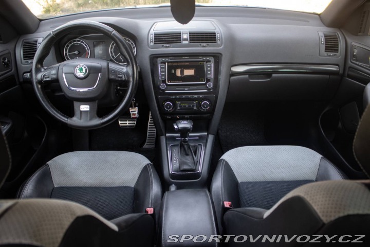 Škoda Octavia RS Combi 2.0 TDI RS DSG / 1 2012