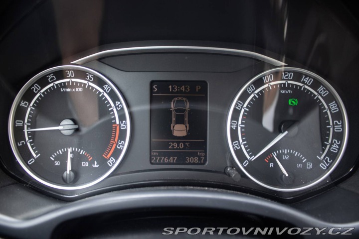Škoda Octavia RS Combi 2.0 TDI RS DSG / 1 2012