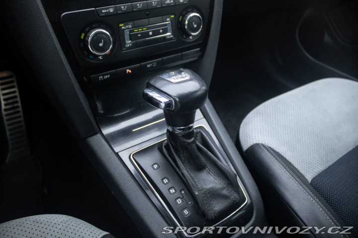 Škoda Octavia RS Combi 2.0 TDI RS DSG / 1 2012