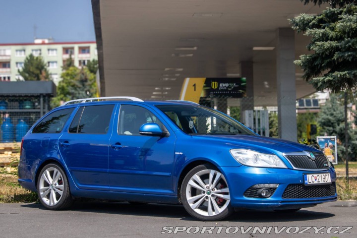 Škoda Octavia RS Combi 2.0 TDI RS DSG / 1 2012