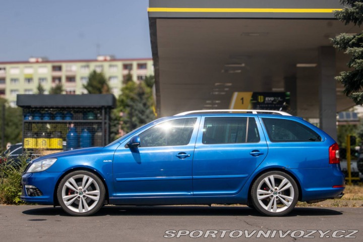 Škoda Octavia RS Combi 2.0 TDI RS DSG / 1 2012