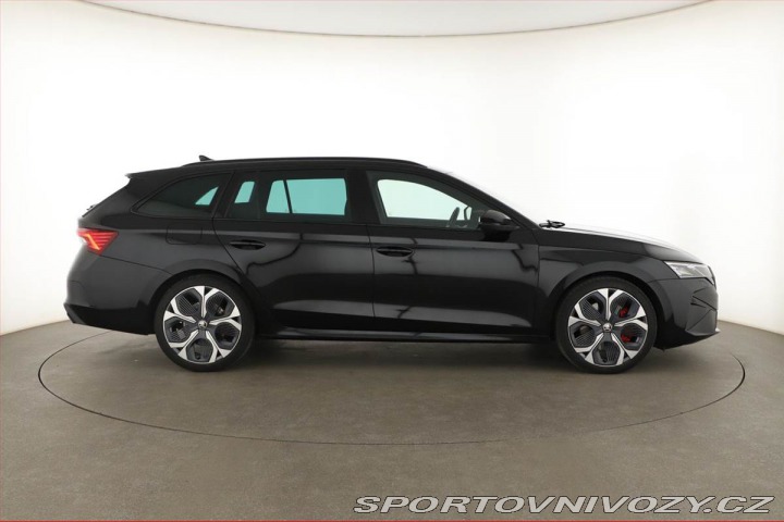 Škoda Octavia RS RS 2.0 TSI, RS, Matrix FU 2025