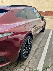 Aston Martin DBX 2021