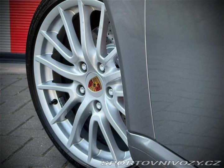 Porsche 911 3.8 Carrera S 2005