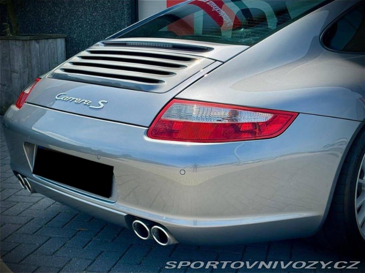 Porsche 911 3.8 Carrera S 2005