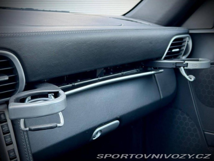 Porsche 911 3.8 Carrera S 2005