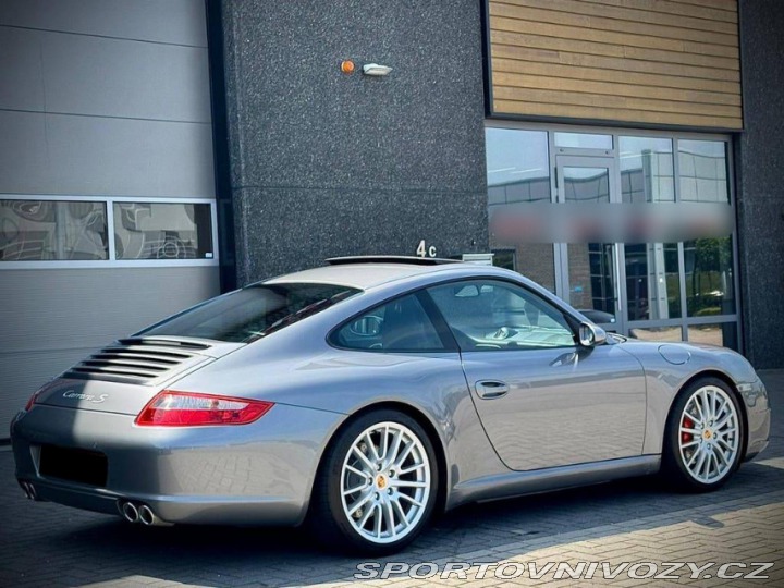 Porsche 911 3.8 Carrera S 2005
