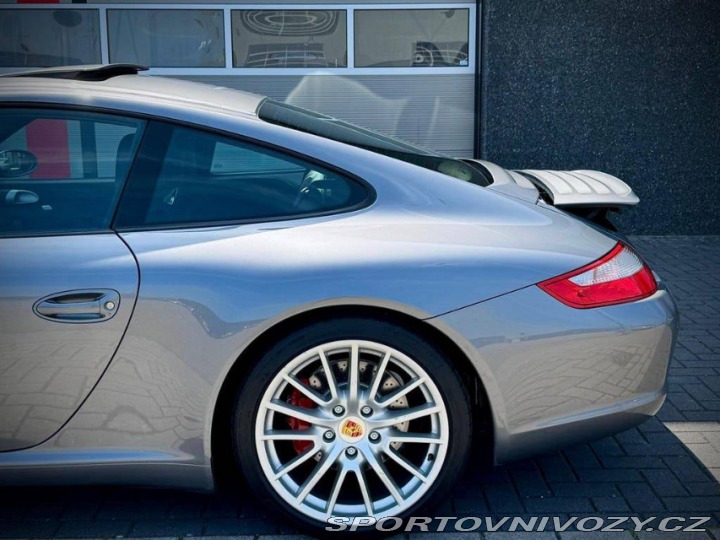 Porsche 911 3.8 Carrera S 2005