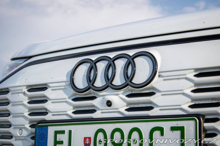 Audi Ostatní modely SQ6 E-tron 4x4 BEV 360kW / A 2026