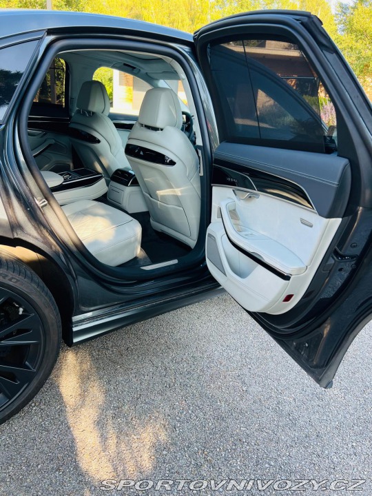 Audi S8 2025