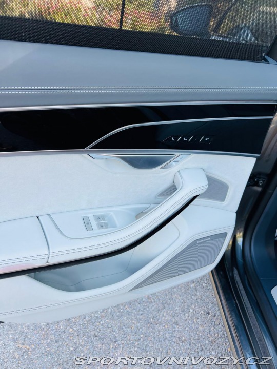 Audi S8 2025