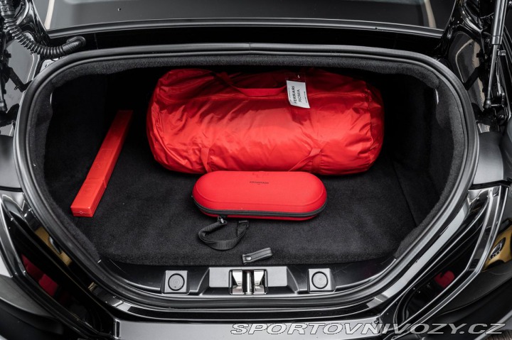 Ferrari Roma ADAS/Carbon/ZÁRUKA 2022