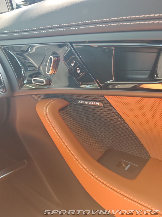 Jaguar F-Type P450 2020