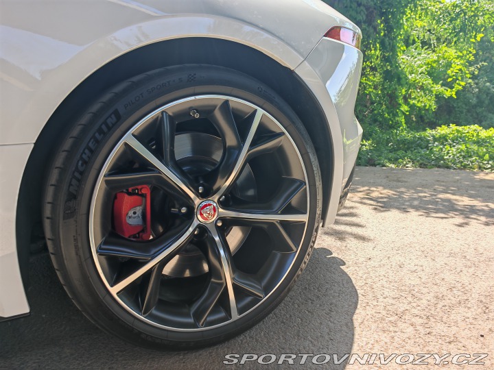 Jaguar F-Type P450 2020