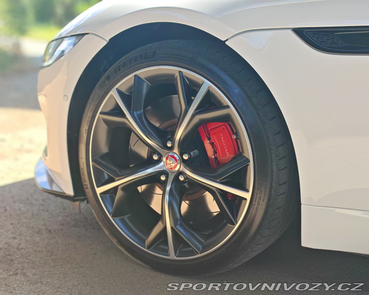 Jaguar F-Type P450 2020