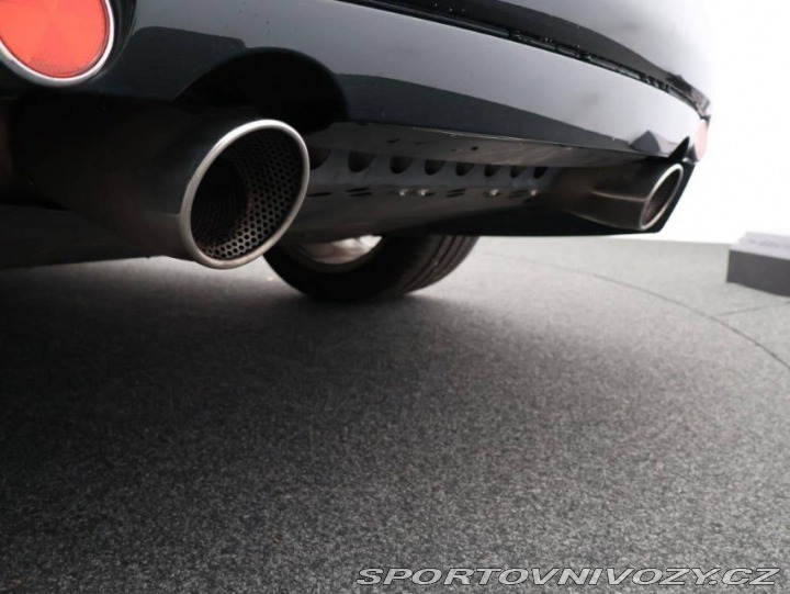 Aston Martin Vanquish 2002