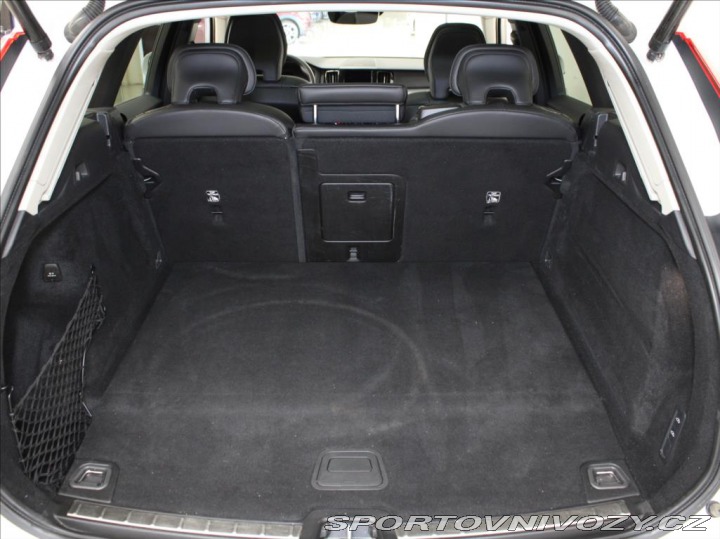 Volvo Ostatní modely XC60 2,0 T6 AWD 340k.Pano.H/K. 2020
