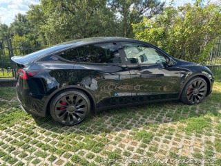 Tesla Model Y PERFORMANCE 4x4 2023