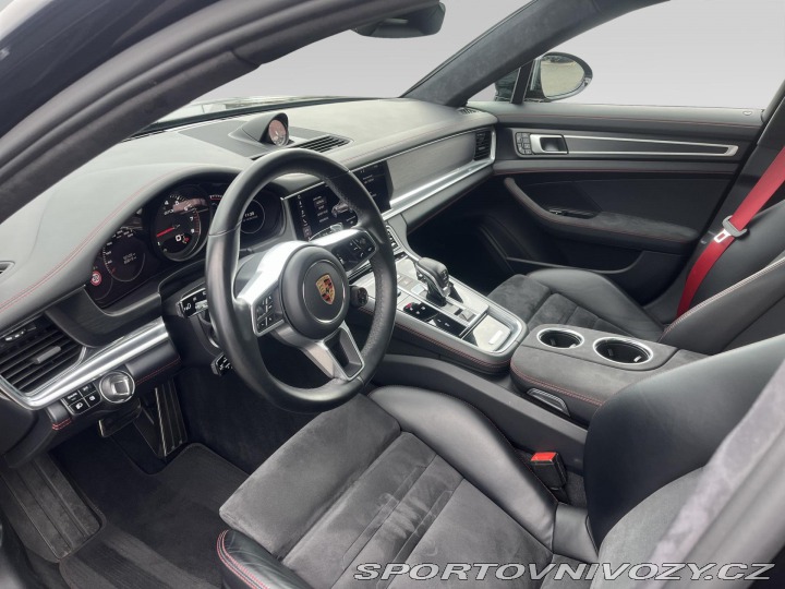 Porsche Panamera GTS 2019