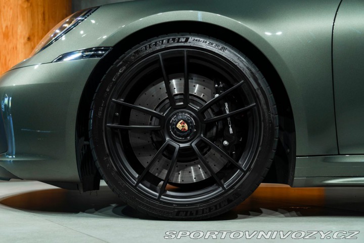Porsche 911 4 GTS 2022