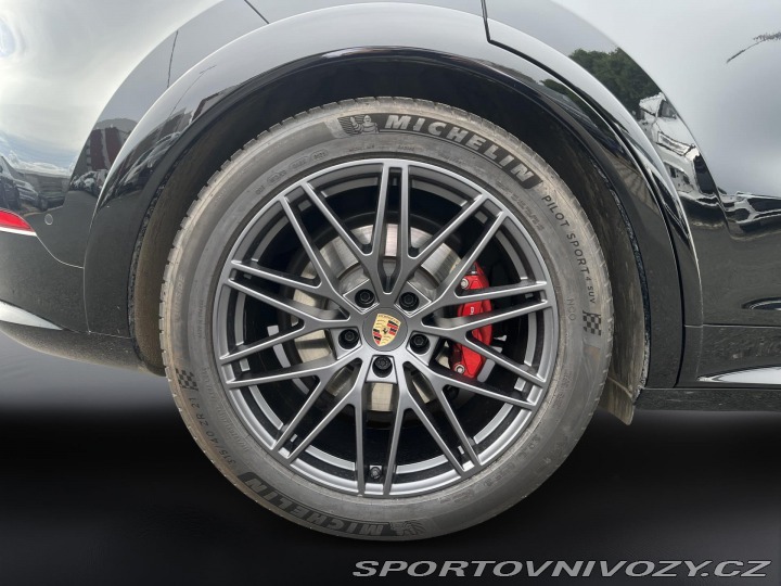Porsche Cayenne GTS 2025