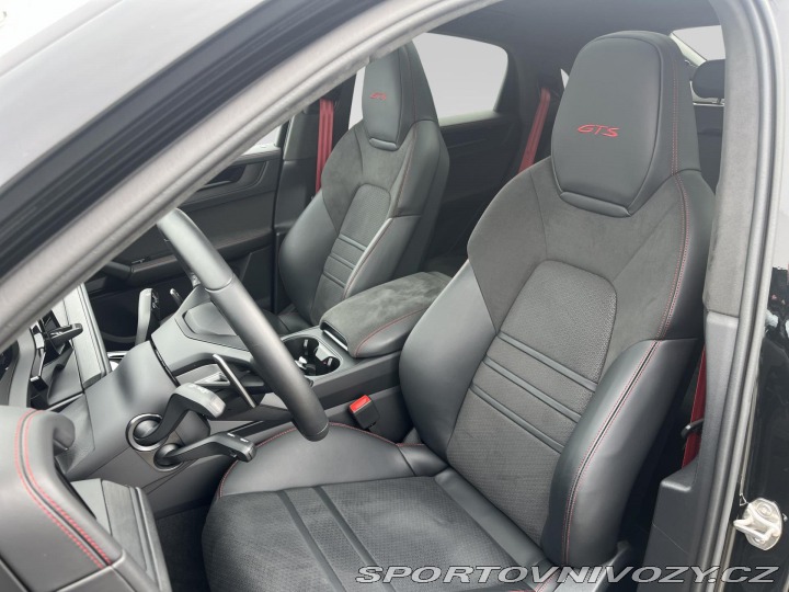 Porsche Cayenne GTS 2025