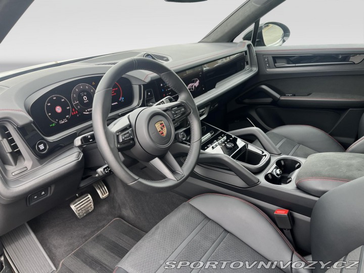 Porsche Cayenne GTS 2025