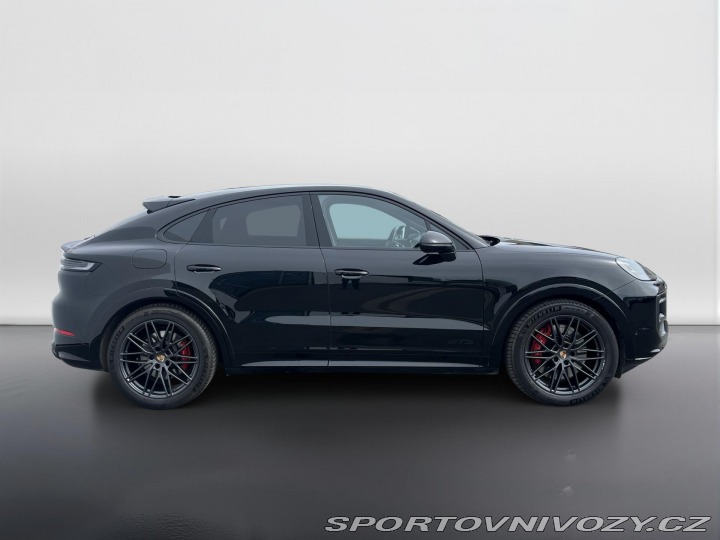 Porsche Cayenne GTS 2025