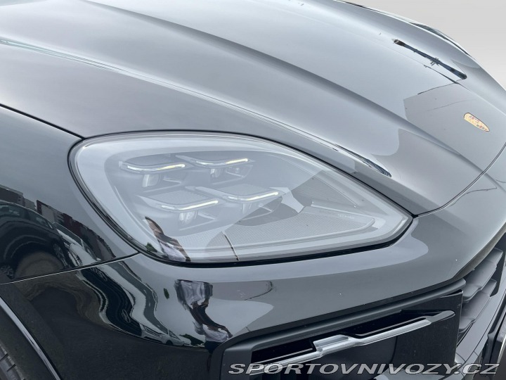 Porsche Cayenne GTS 2025
