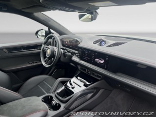 Porsche Cayenne GTS 2025