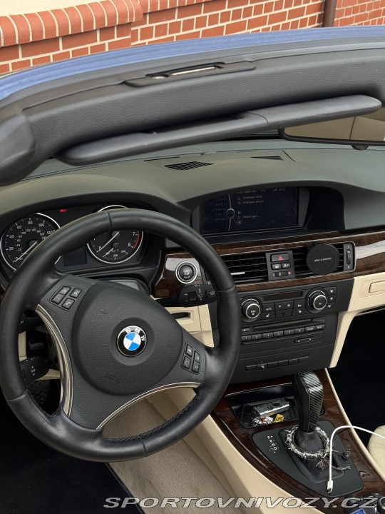 BMW 3 E93 328i 2012