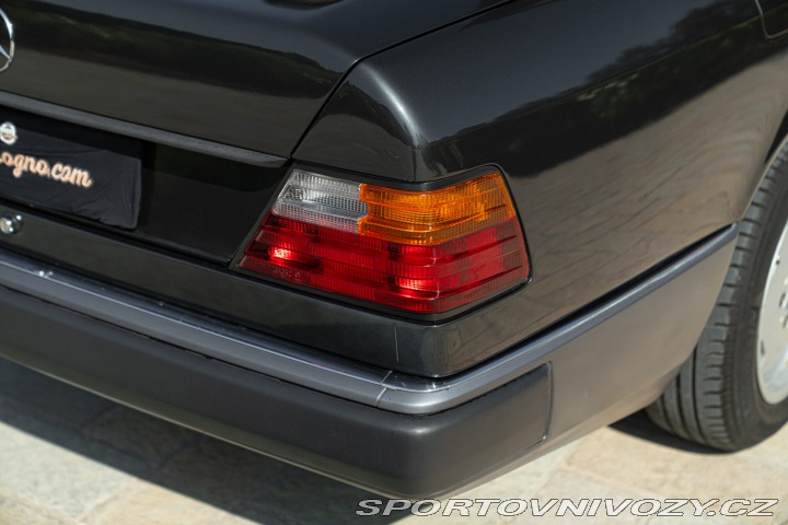 Mercedes-Benz E 300 E-24V SPORTLINE 1989