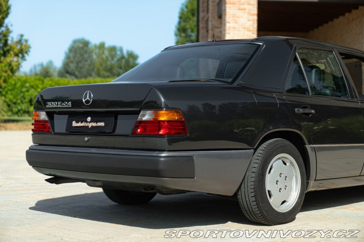 Mercedes-Benz E 300 E-24V SPORTLINE 1989