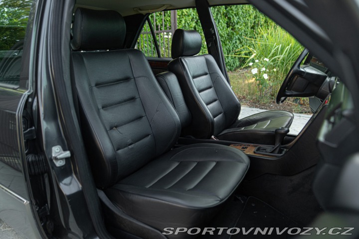 Mercedes-Benz E 300 E-24V SPORTLINE 1989