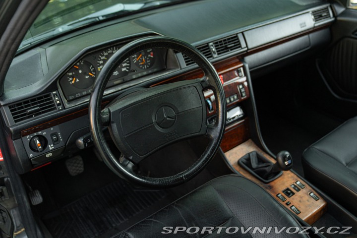 Mercedes-Benz E 300 E-24V SPORTLINE 1989
