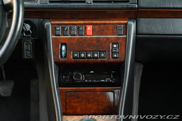 Mercedes-Benz E 300 E-24V SPORTLINE 1989
