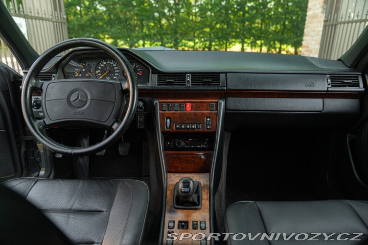 Mercedes-Benz E 300 E-24V SPORTLINE 1989