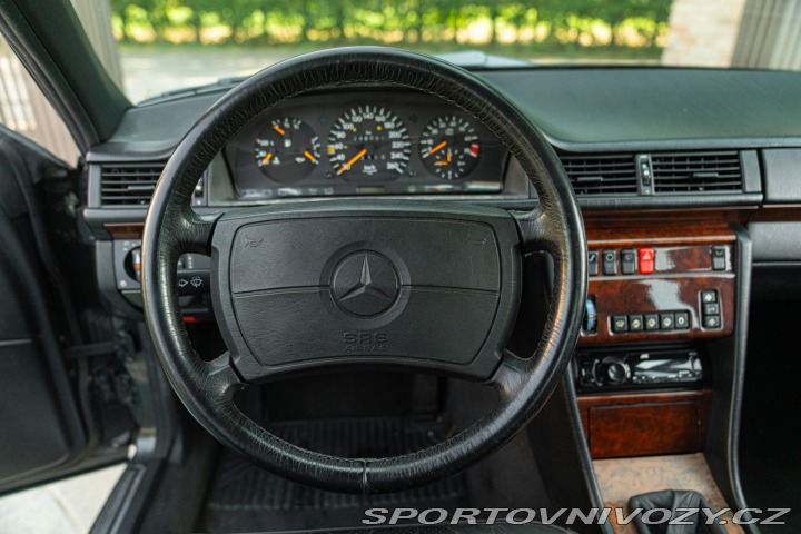 Mercedes-Benz E 300 E-24V SPORTLINE 1989