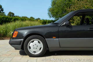 Mercedes-Benz E 300 E-24V SPORTLINE 1989