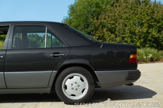 Mercedes-Benz E 300 E-24V SPORTLINE 1989