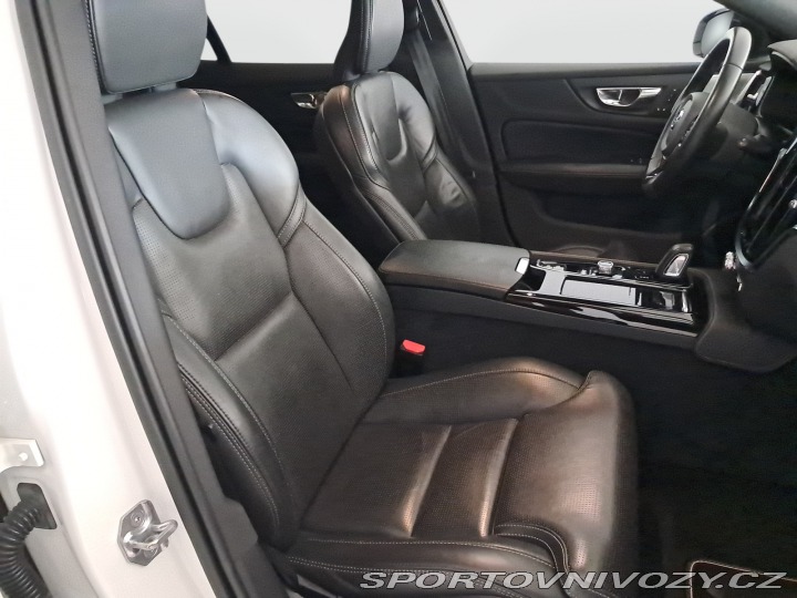Volvo V60 R-Design T8 Twing Engine 2021