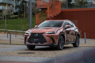 Lexus NX 450h plus 450H 2.5 PHEV LUXURY