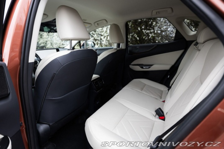Lexus Ostatní modely NX 450h plus 450H 2.5 PHEV LUXURY 2025