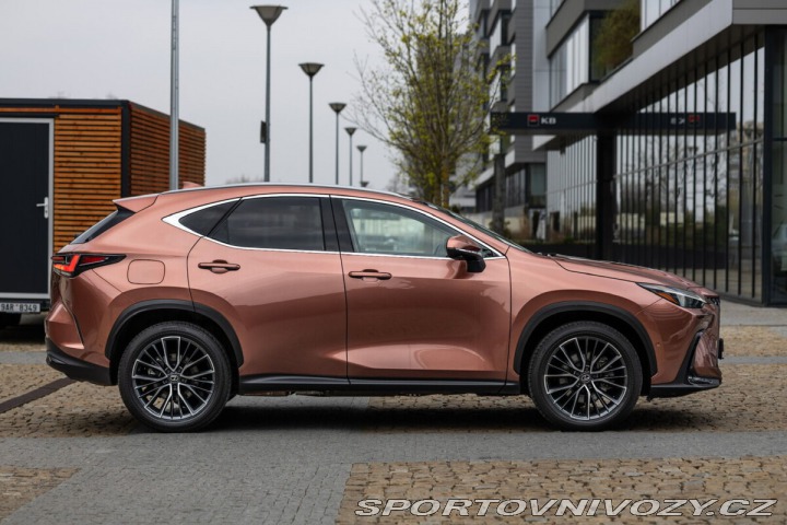Lexus Ostatní modely NX 450h plus 450H 2.5 PHEV LUXURY 2025