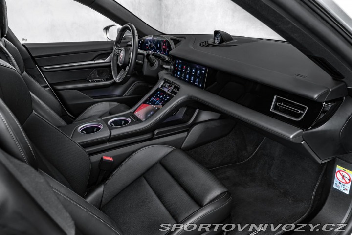 Porsche Taycan 4 Sport Chrono Pano 2025