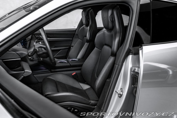 Porsche Taycan 4 Sport Chrono Pano 2025