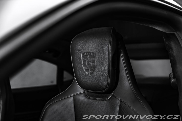 Porsche Taycan 4 Sport Chrono Pano 2025