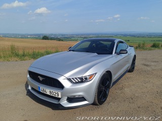 Ford Mustang Manuál