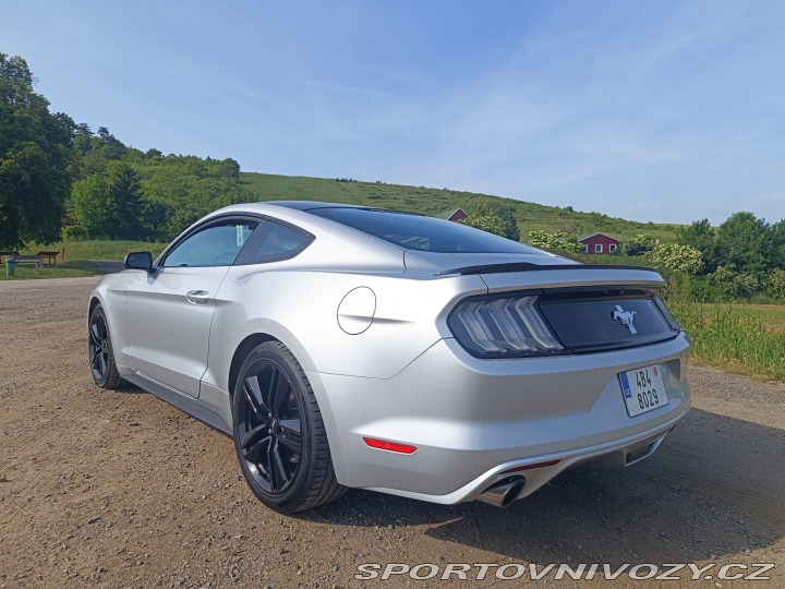 Ford Mustang Manuál 2016