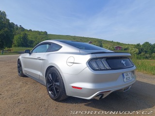 Ford Mustang Manuál 2016